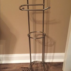 Toilet tissue holder